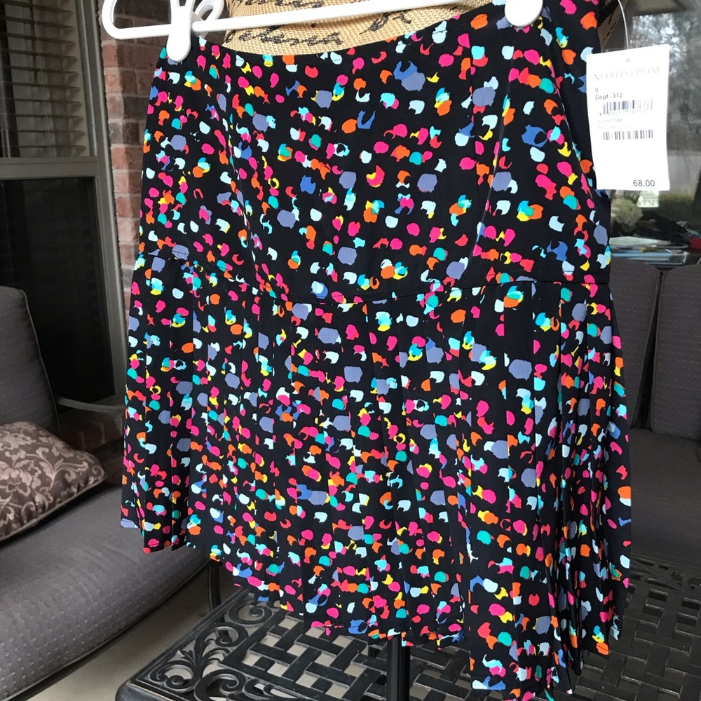 Hinge NWT Abstract Dot Pleated Mini Skirt - Picture 2 of 4